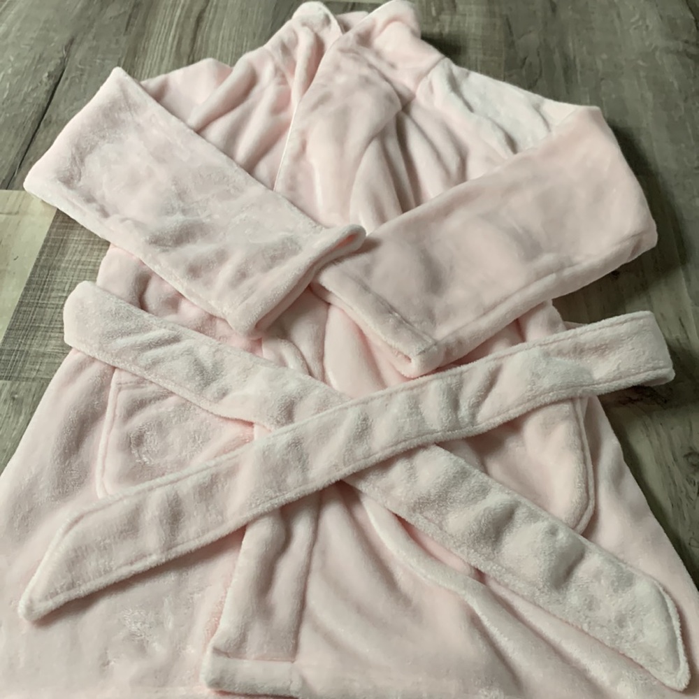 Victoria's Secret Light Pink Plush Robe